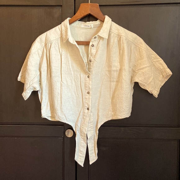 Mod Ref Button Front Crop Top - Picture 4 of 4